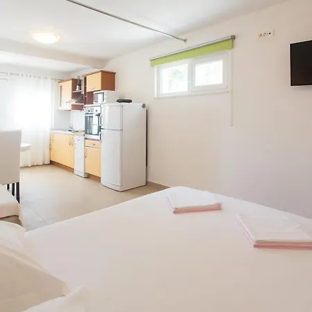 Bandic - 30 Meters To The Apartament Trogir