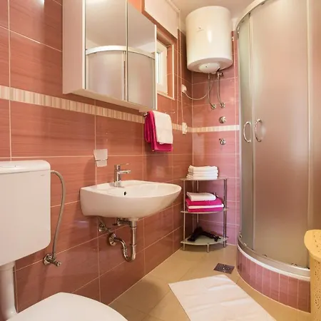 Bandic - 30 Meters To The Apartment Trogir
