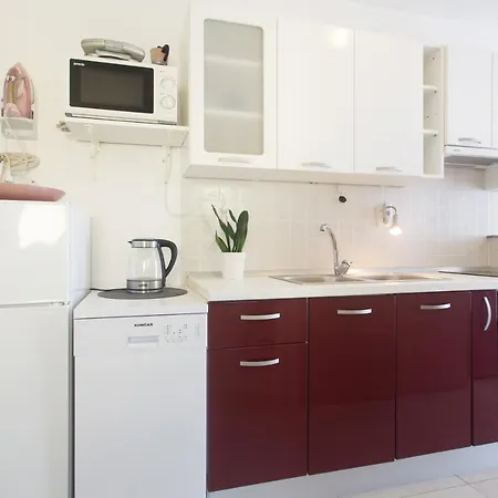 Bandic - 30 Meters To The Apartament Trogir