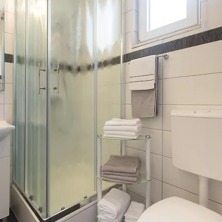 Bandic - 30 Meters To The Apartment Trogir